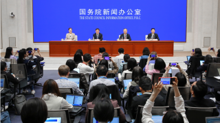 國(guó)新辦舉行新聞發(fā)布會(huì) 介紹“一攬子金融政策支持穩(wěn)市場(chǎng)穩(wěn)預(yù)期”有關(guān)情況